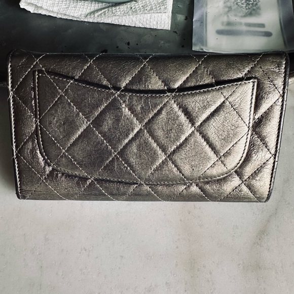 Authentic Chanel Metallic Calfskin Wallet - PRICED to SELL - Picture 5 of 11